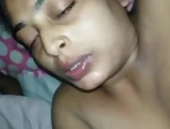Desi bhabis tight pussy gets the attention it deserves